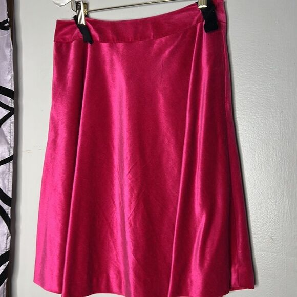 Kenneth Cole, New York, fuchsia velour A-line skirt, size 2 - Picture 6 of 9